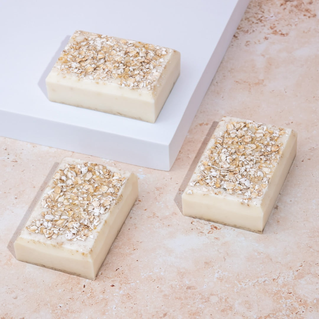 Oats + Honey 🍯 Botanical Soap Bar